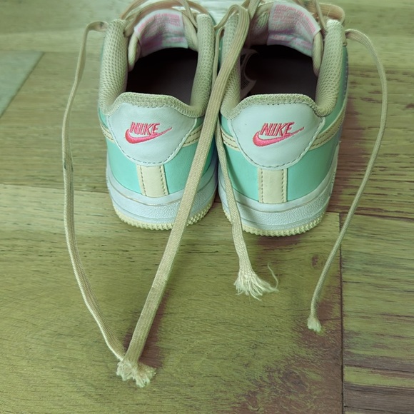 Nike Girls’ Mint and Cream Sneakers - 12C - Picture 6 of 6